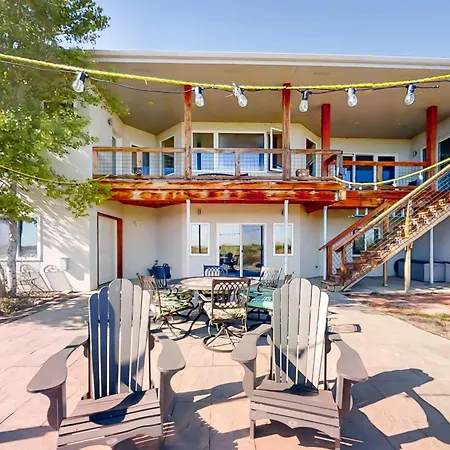 Poudre-View Pad Villa